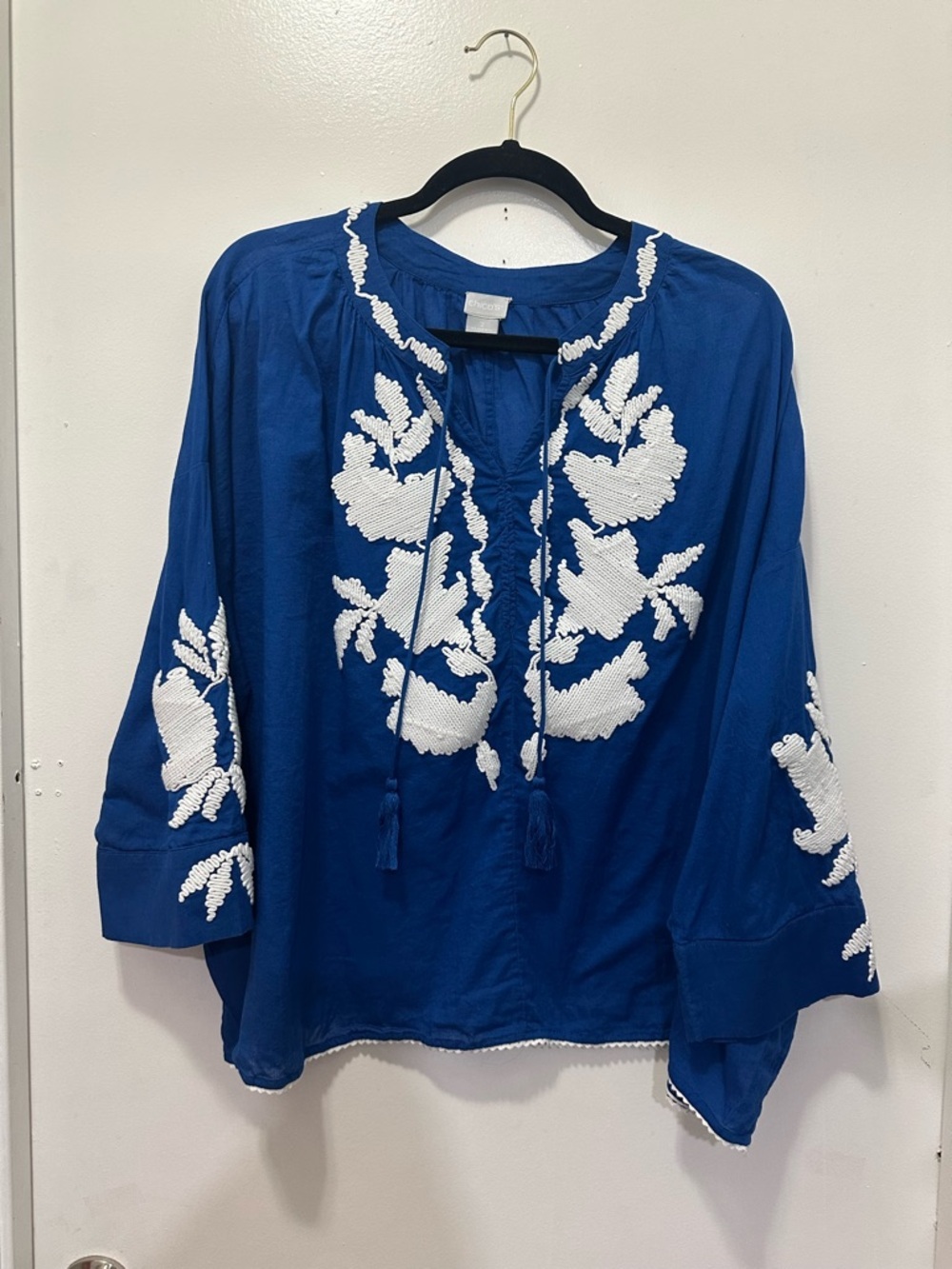 Chico's Royal Blue Tunic with White Floral Embroidery Peasant Top Sz 2 - Picture 2 of 5